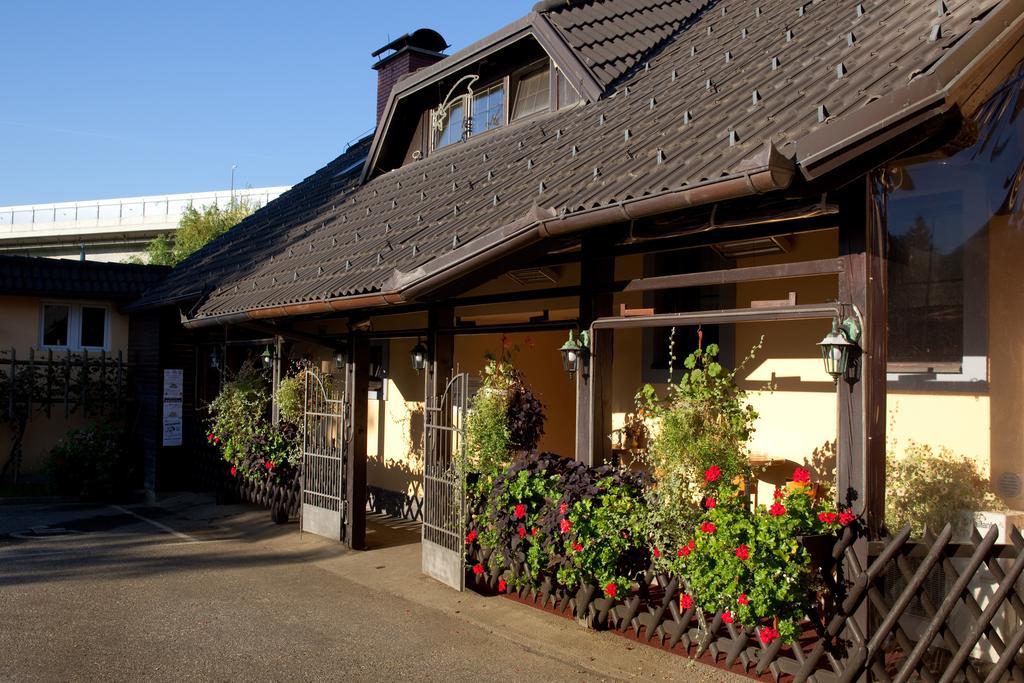 Crni Baron Pension Black Baron Maribor Exterior photo